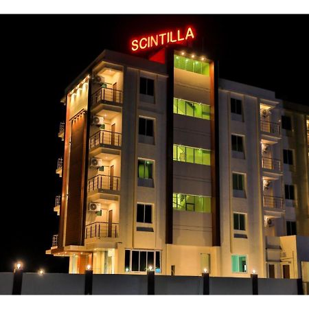 Hotel Scintilla Сомнатг Екстер'єр фото