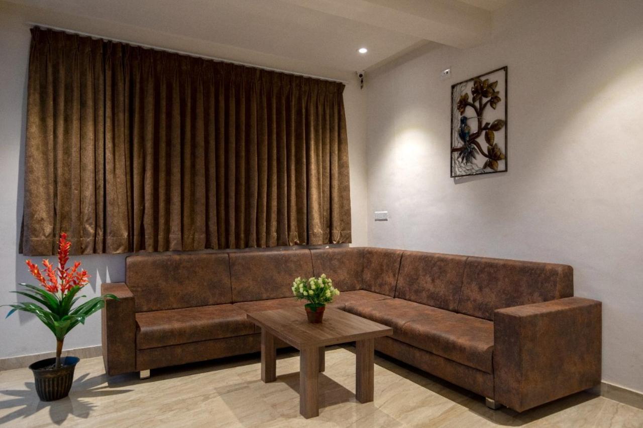 Hotel Scintilla Сомнатг Екстер'єр фото