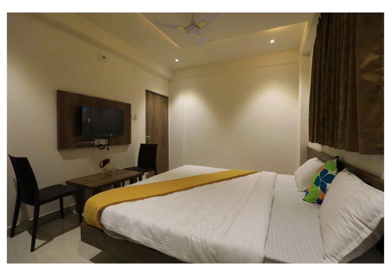 Hotel Scintilla Сомнатг Екстер'єр фото