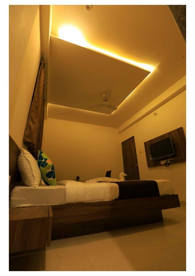 Hotel Scintilla Сомнатг Екстер'єр фото