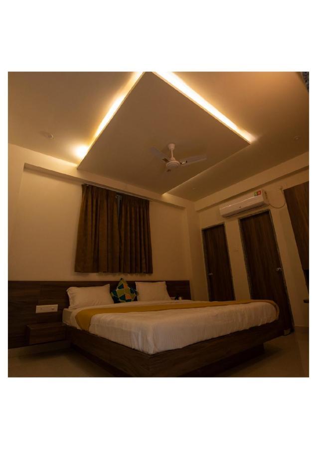 Hotel Scintilla Сомнатг Екстер'єр фото