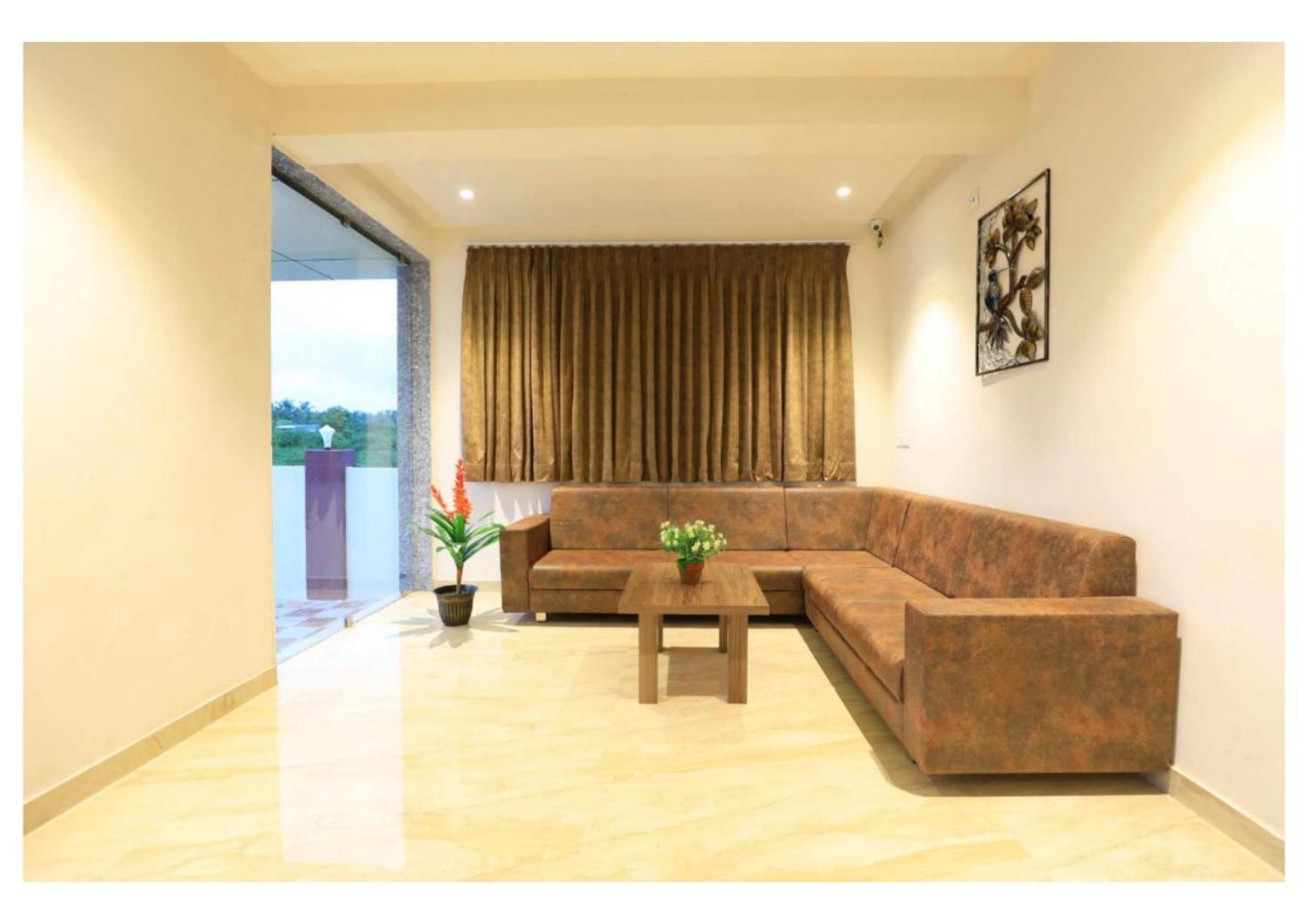 Hotel Scintilla Сомнатг Екстер'єр фото