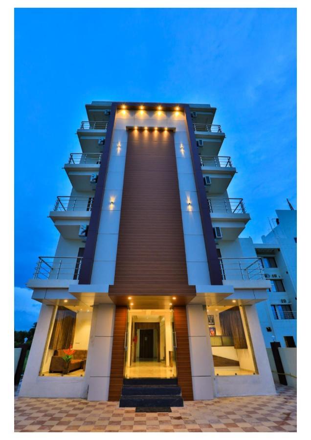 Hotel Scintilla Сомнатг Екстер'єр фото